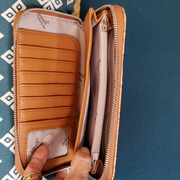 Jewell by Thirty One Cork Wallet - Picture 7 of 10